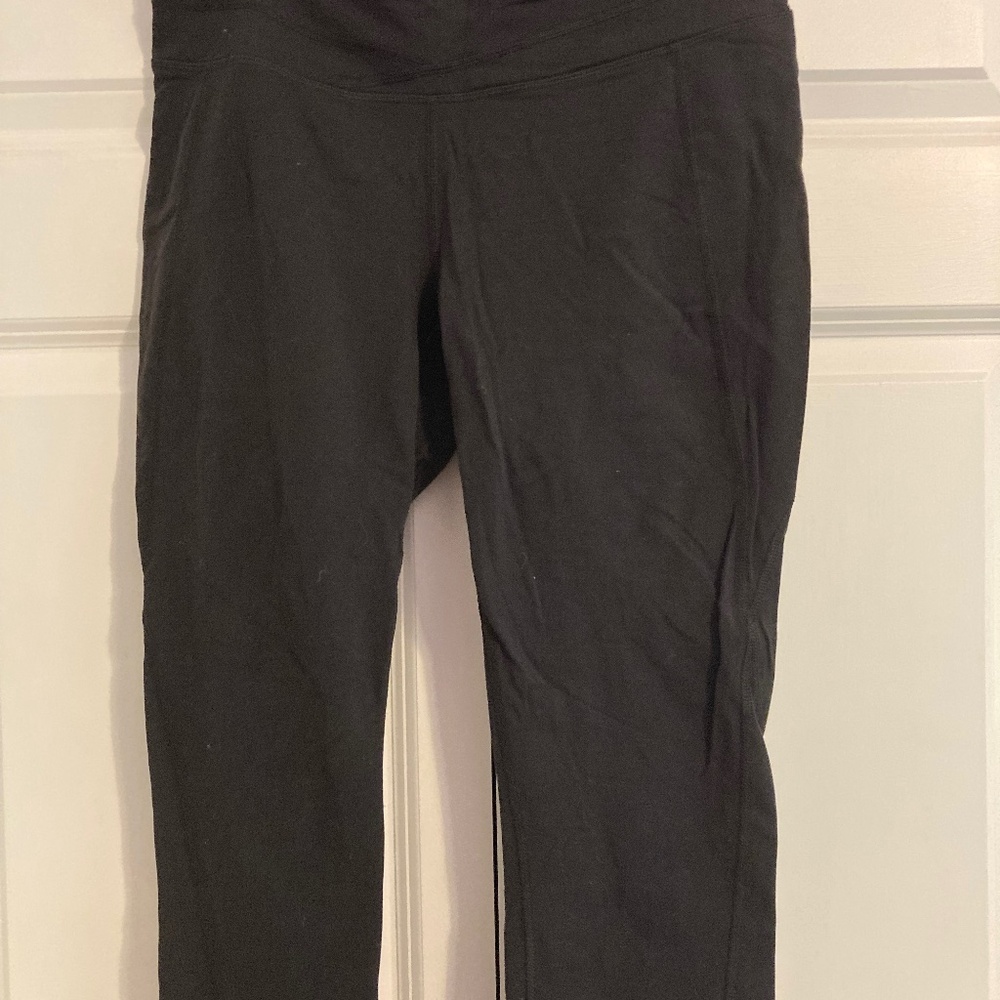Black Capri leggings